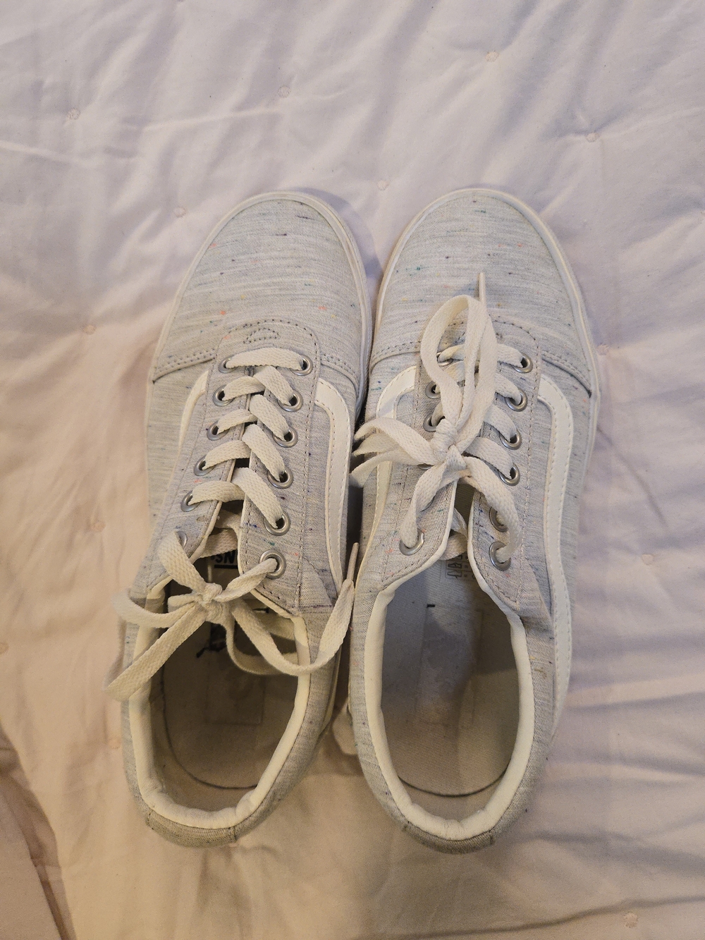 Vans Low-Top Sneakers in Heather Gray with Speckled Accents